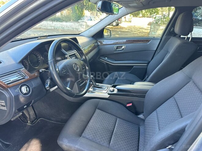 Mercedes E 220-8