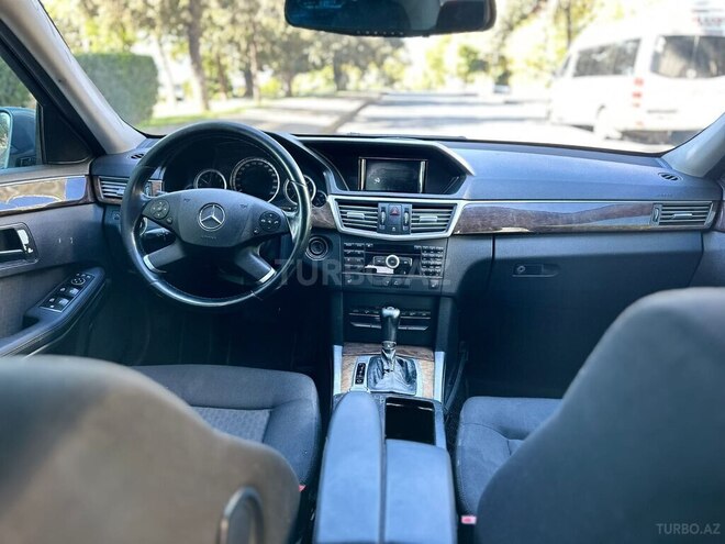 Mercedes E 220-9