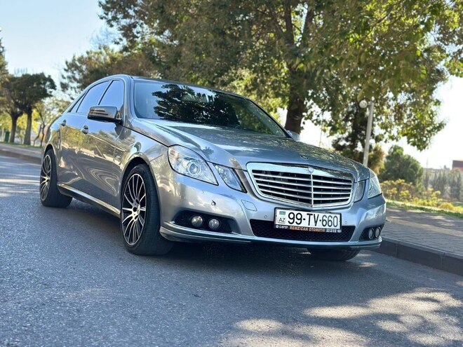Mercedes E 220-12