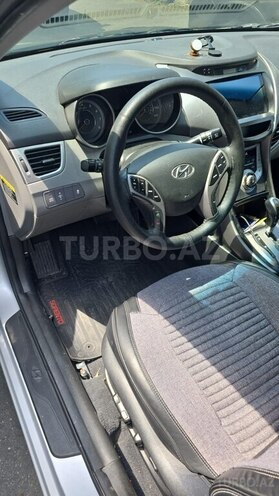 Hyundai Elantra-7