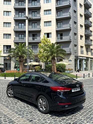 Hyundai Elantra-6
