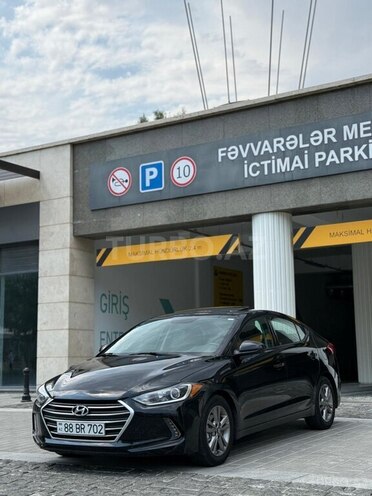 Hyundai Elantra-12