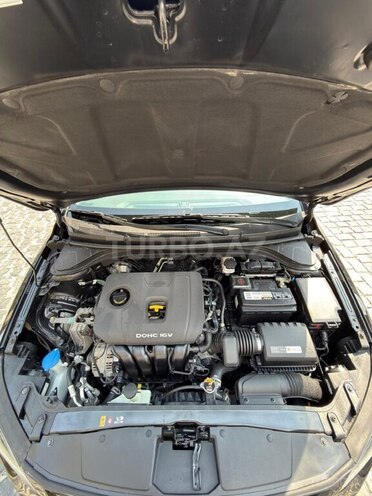 Hyundai Elantra-14
