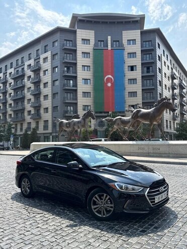 Hyundai Elantra-2
