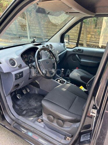 Ford Tourneo Connect-8