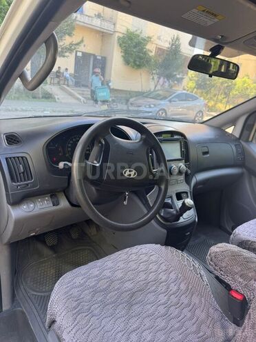 Hyundai H-1-4