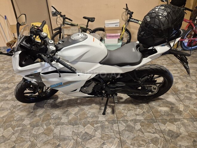 CFMOTO 250 SR-3