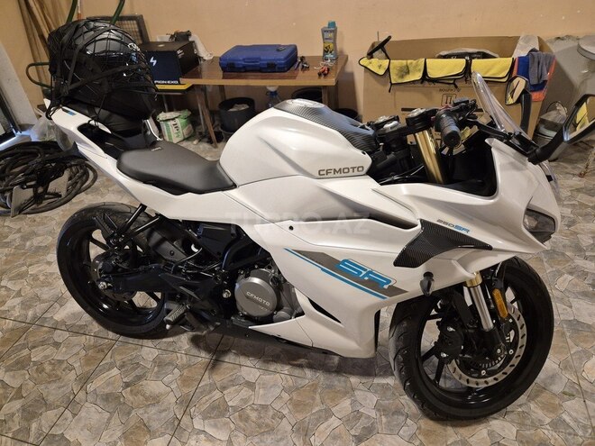 CFMOTO 250 SR-1