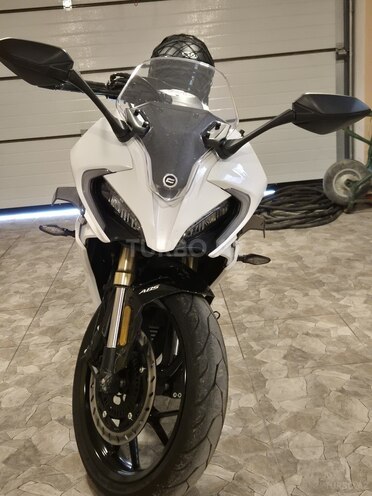 CFMOTO 250 SR-2
