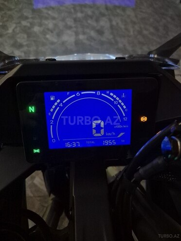 CFMOTO 250 SR-8