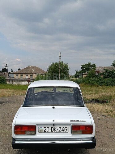 LADA (VAZ) 2107-2
