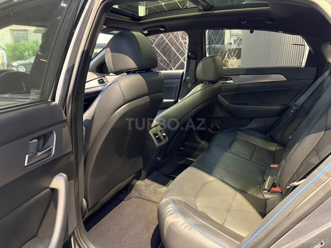 Hyundai Sonata-20