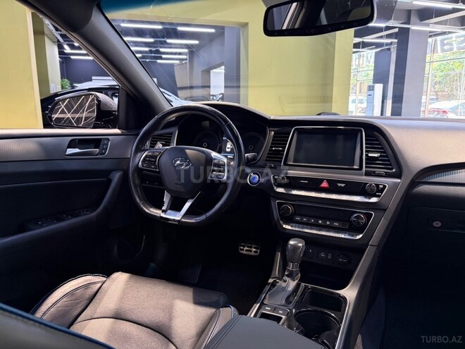 Hyundai Sonata-16