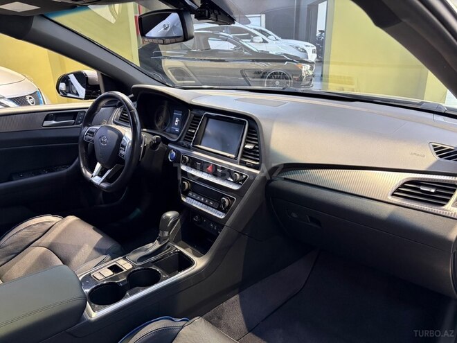Hyundai Sonata-15