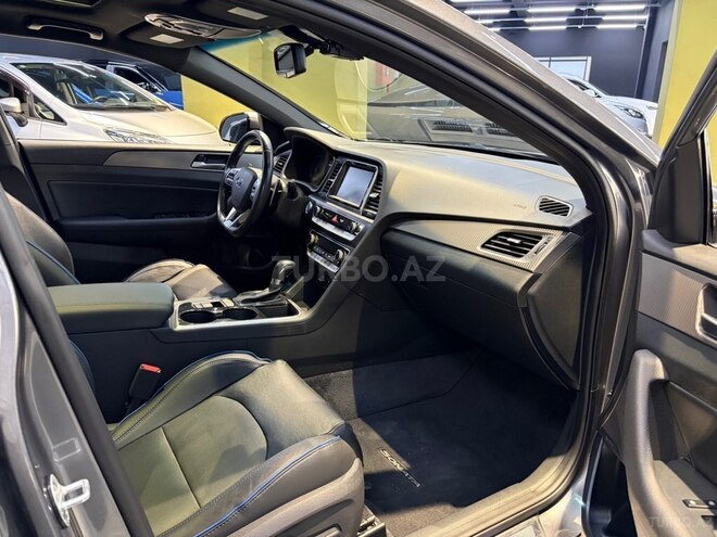 Hyundai Sonata-14