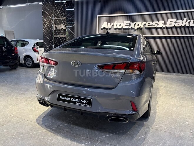 Hyundai Sonata-5