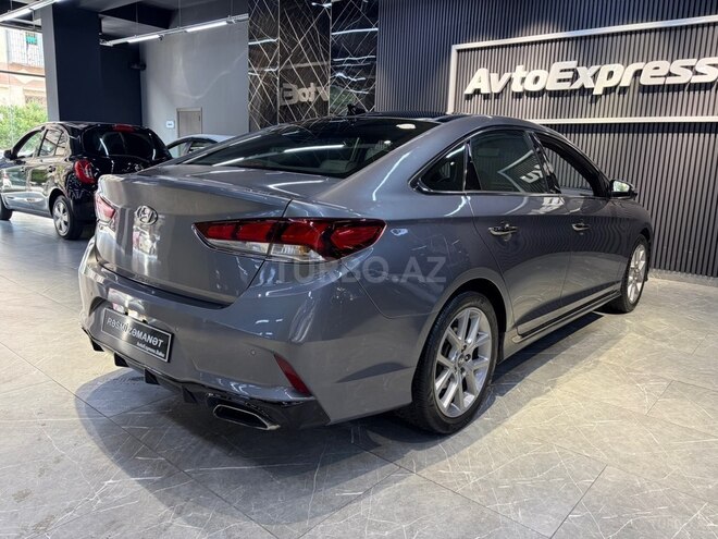 Hyundai Sonata-4