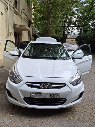 Hyundai Accent-17