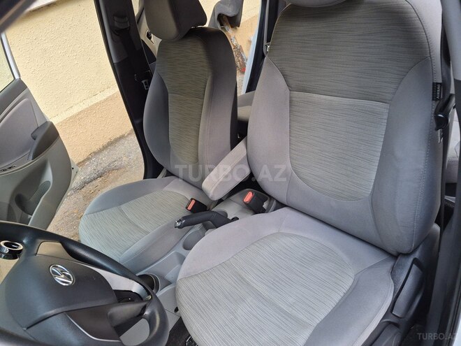 Hyundai Accent-14