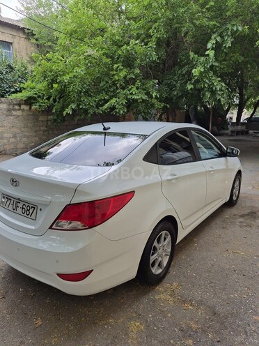 Hyundai Accent-6