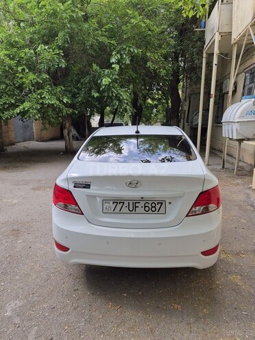 Hyundai Accent-7