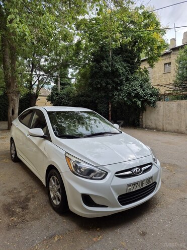 Hyundai Accent-2