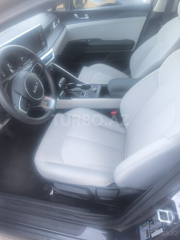 Kia K5-17
