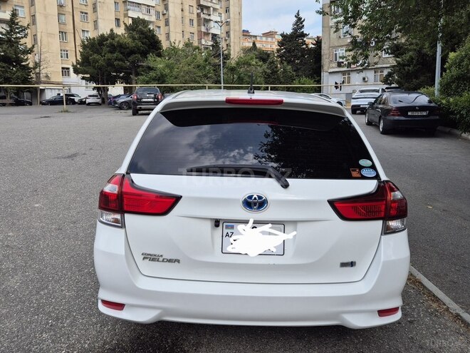 Toyota Corolla Fielder-2