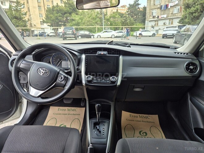 Toyota Corolla Fielder-5
