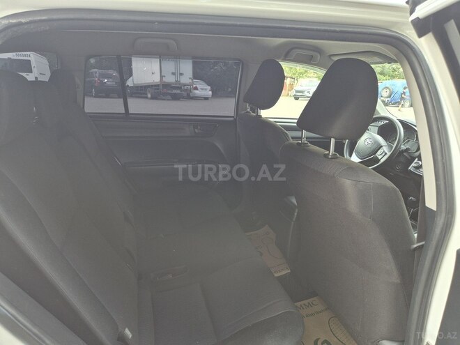 Toyota Corolla Fielder-6