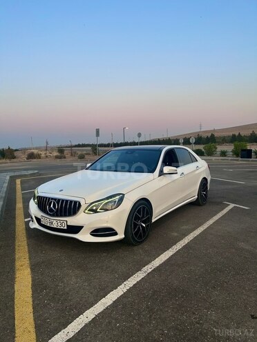 Mercedes E 220-1
