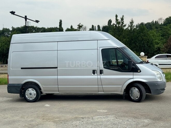 Ford Transit-3