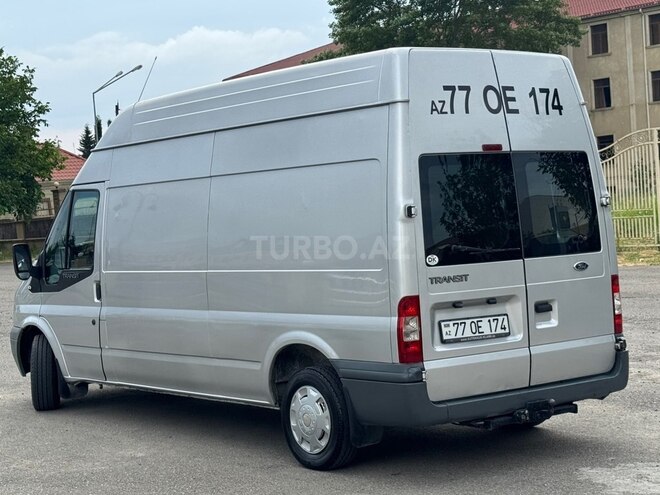 Ford Transit-5
