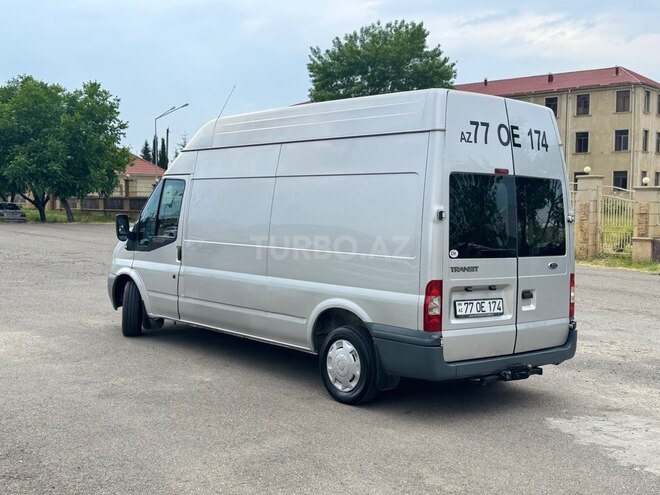 Ford Transit-7