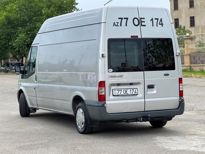 Ford Transit-6