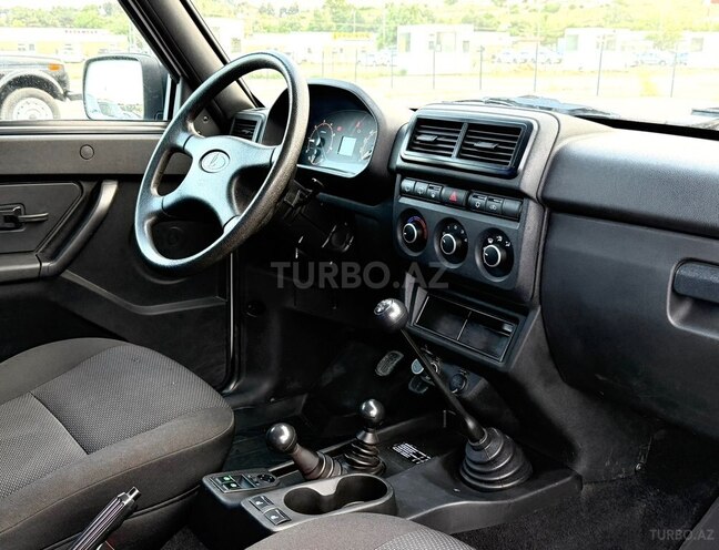 LADA (VAZ) Niva-9