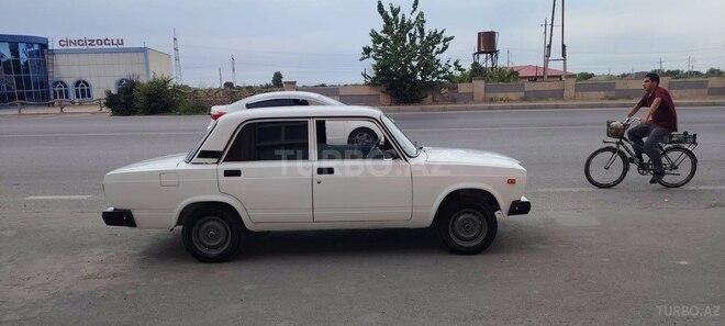 LADA (VAZ) 2107-4