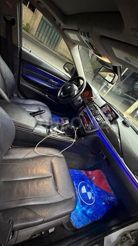 BMW 320d-12