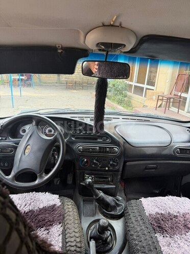 Chevrolet Niva-5