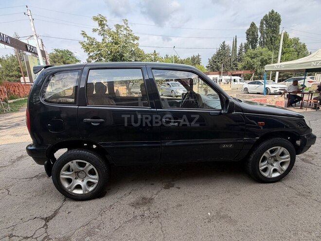 Chevrolet Niva-12