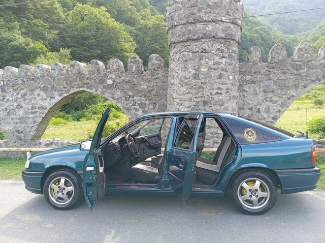 Opel Vectra-6