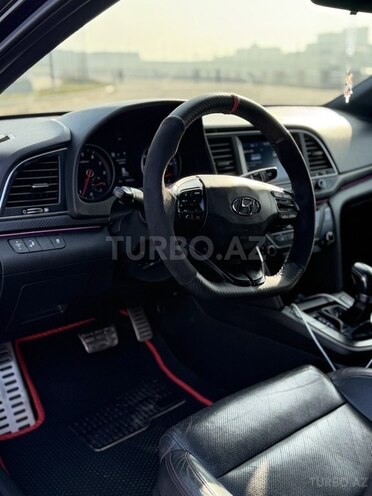 Hyundai Elantra-6