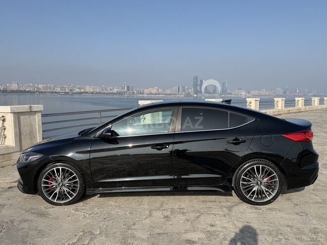 Hyundai Elantra-5