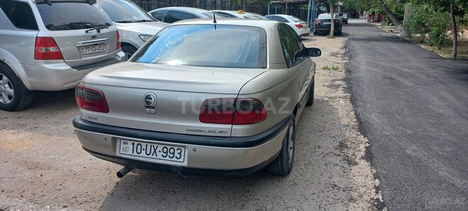 Opel Omega-11