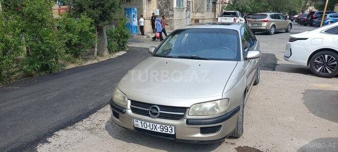 Opel Omega-8
