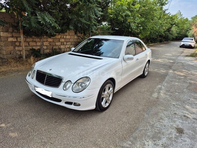 Mercedes E 220-1