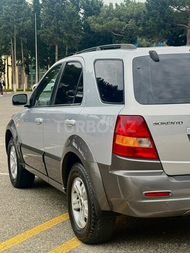 Kia Sorento-13