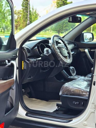 Kia Sorento-12