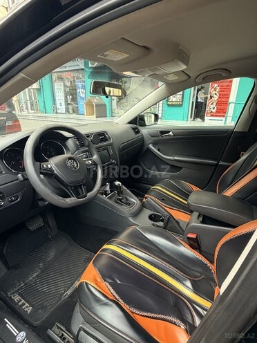 Volkswagen Jetta-8