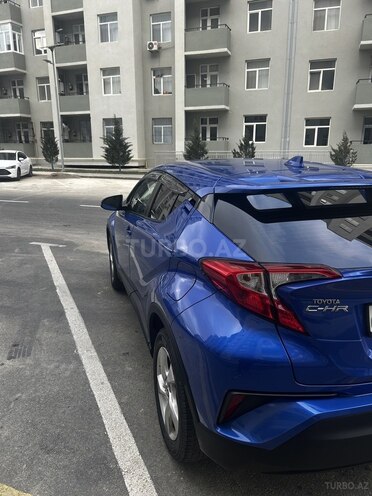 Toyota C-HR-2